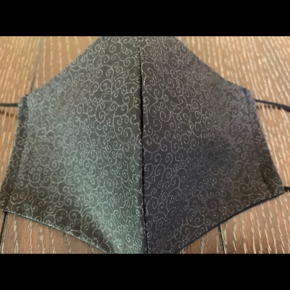 1/$5 Stylish Black Swirl face mask 😷 - Picture 3 of 6